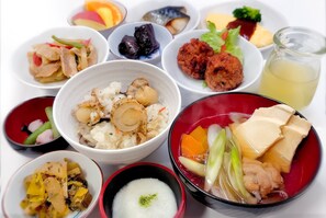 Tägliches Frühstücksbuffet gegen Gebühr
