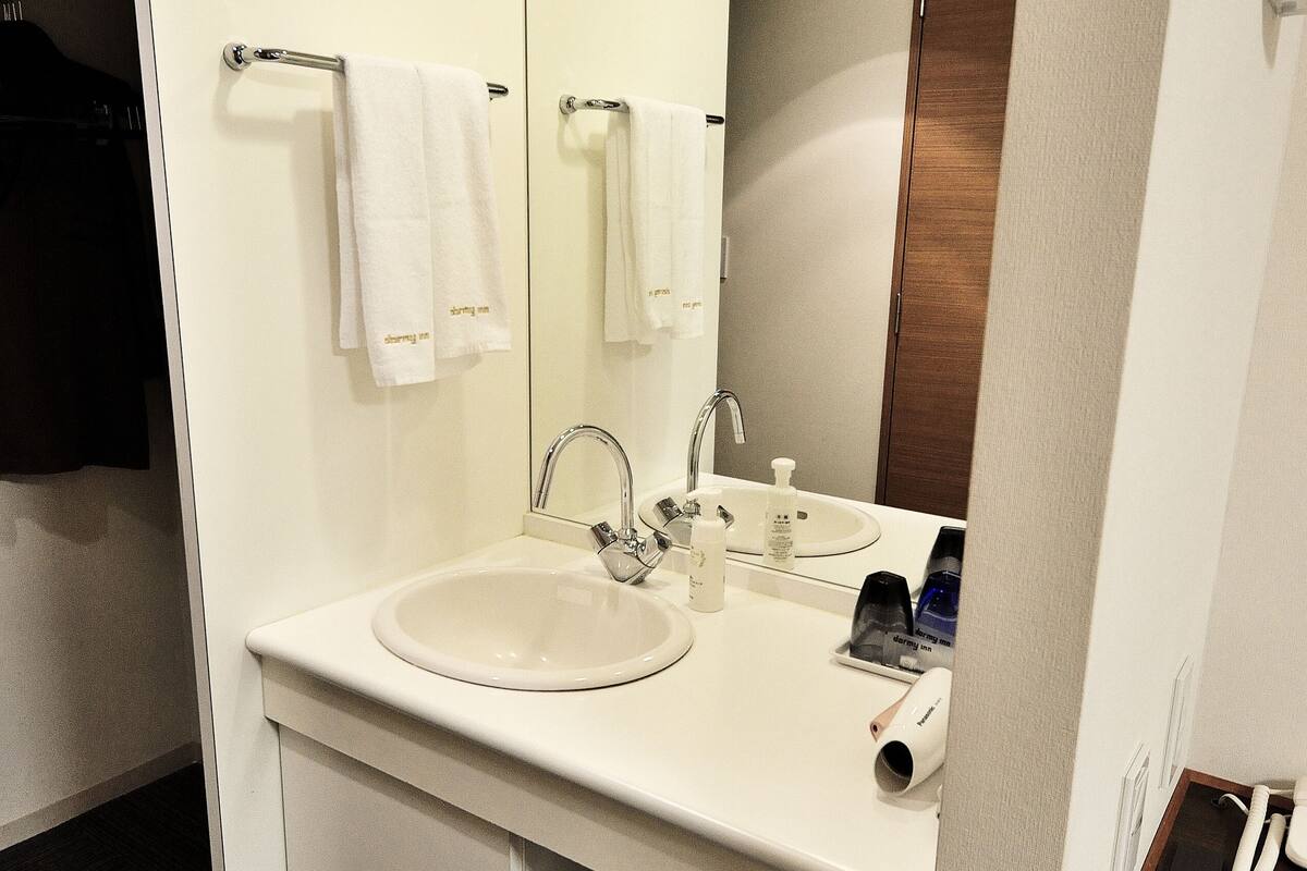 1 bedroom, premium bedding, desk, iron/ironing board