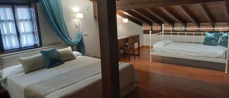 Minibar, caja de seguridad en la habitación, escritorio y wifi gratis