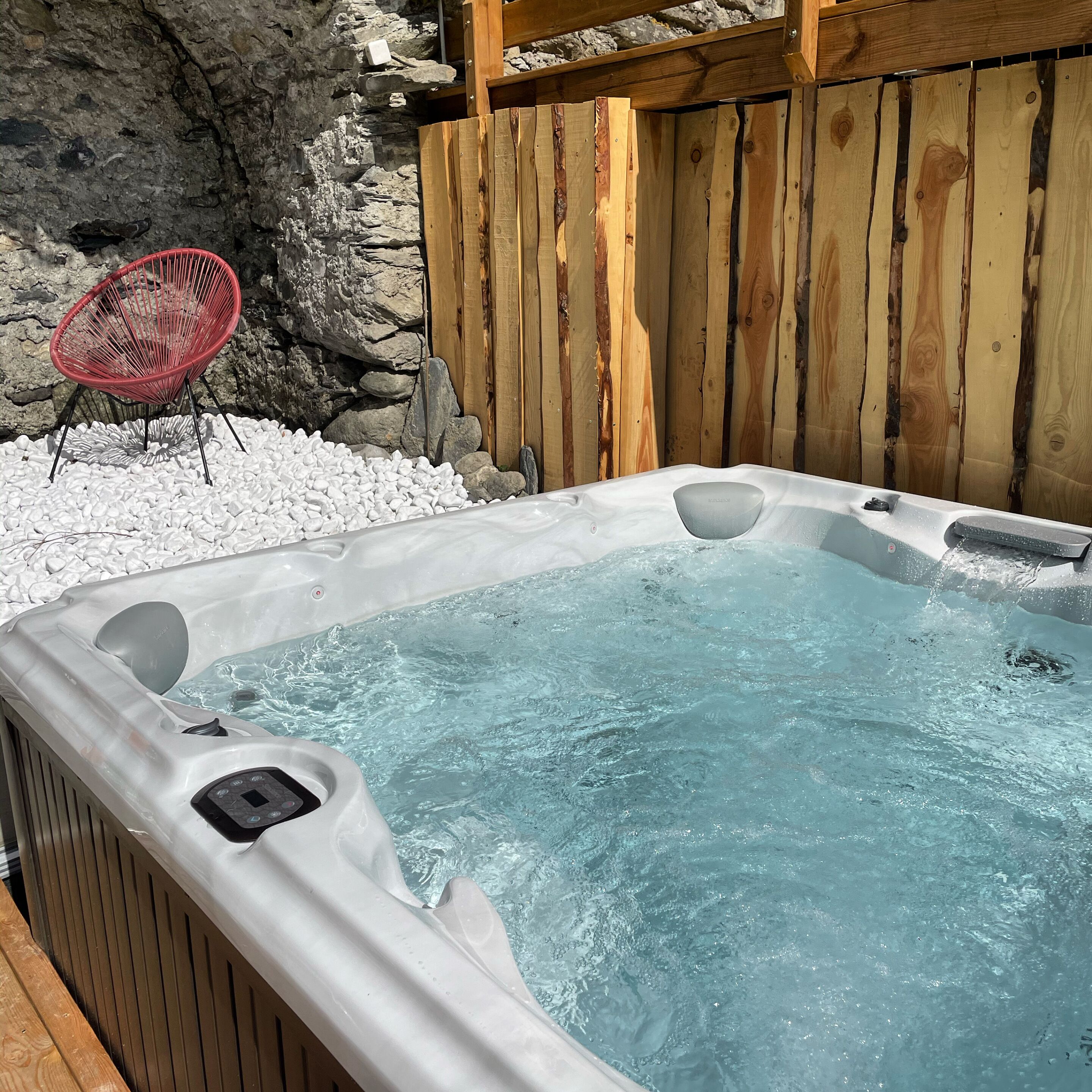 Chalet Confort, salle de bains attenante, vue montagne | Extérieur
