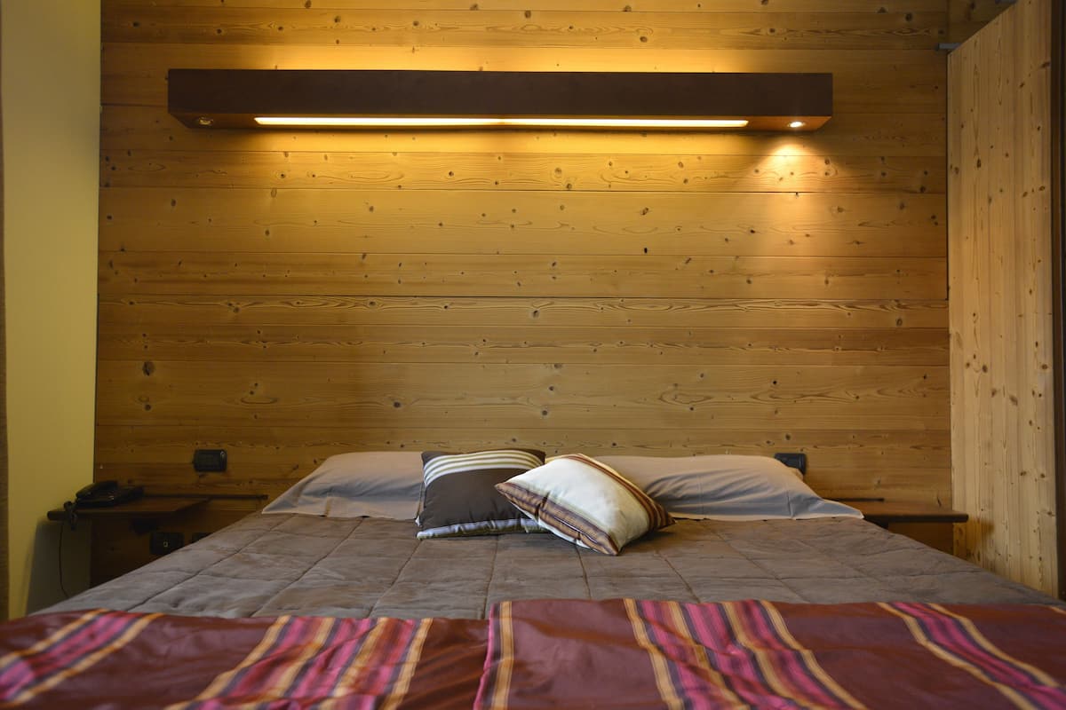 1 bedroom, in-room safe, desk, laptop workspace