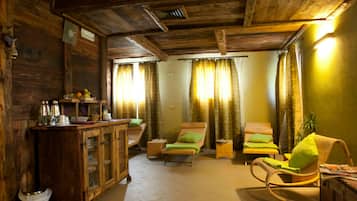 Couples treatment rooms, sauna, hot tub, steam room, Turkish bath