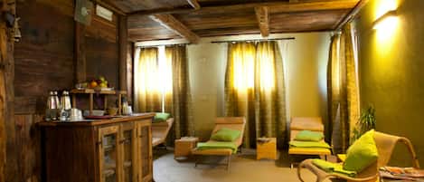 Espace de soins pour les couples, sauna, bain Ă remous, hammam, hammam