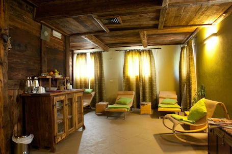 Behandlungsräume für Paare, Sauna, Whirlpool, Dampfbad