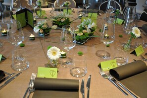 Tägliches inbegriffenes kontinentales Frühstück