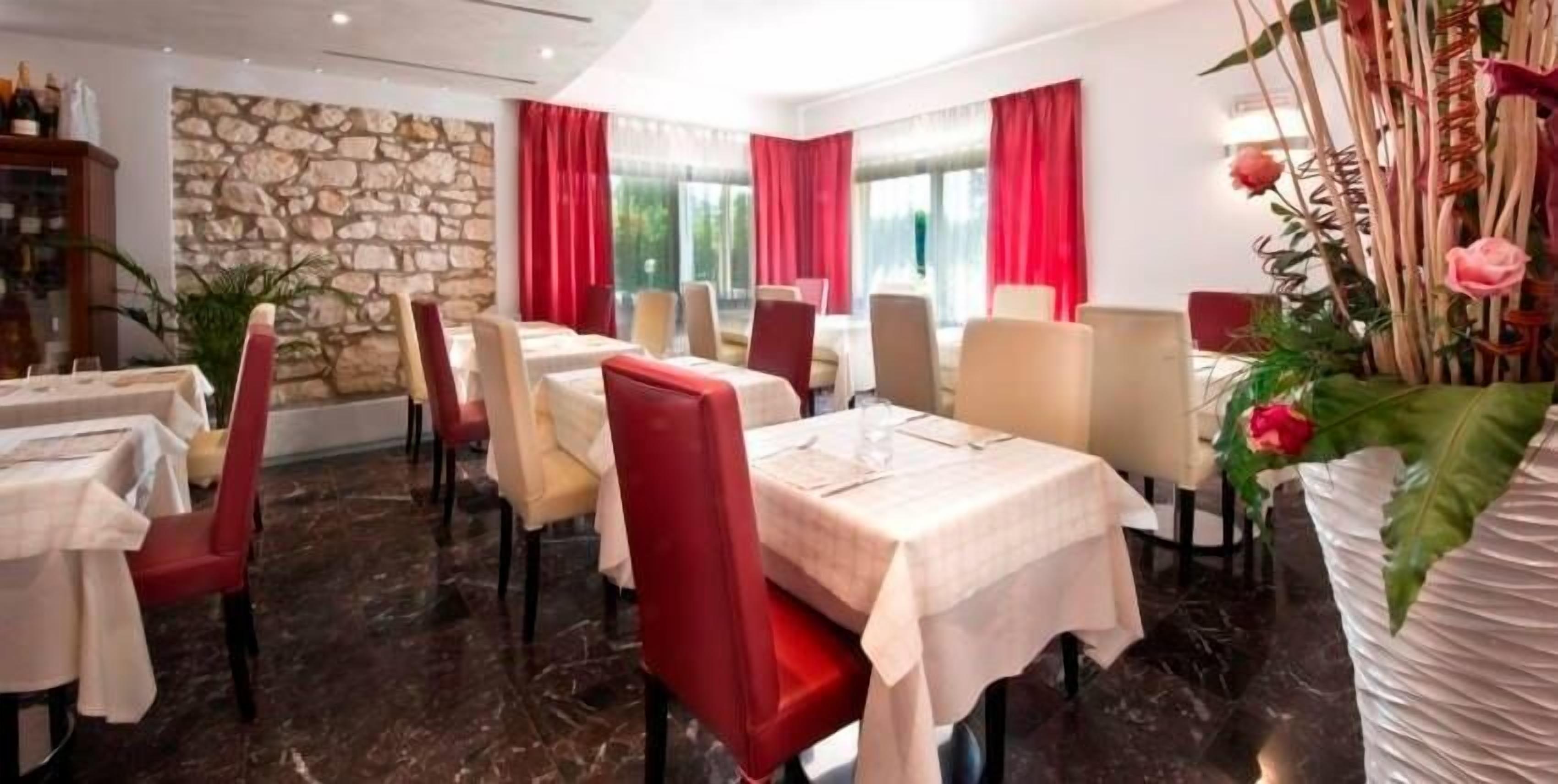 daily buffet breakfast (eur 8 per person)