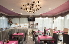 Daily buffet breakfast for a fee - La Grotta Hotel (Verona)