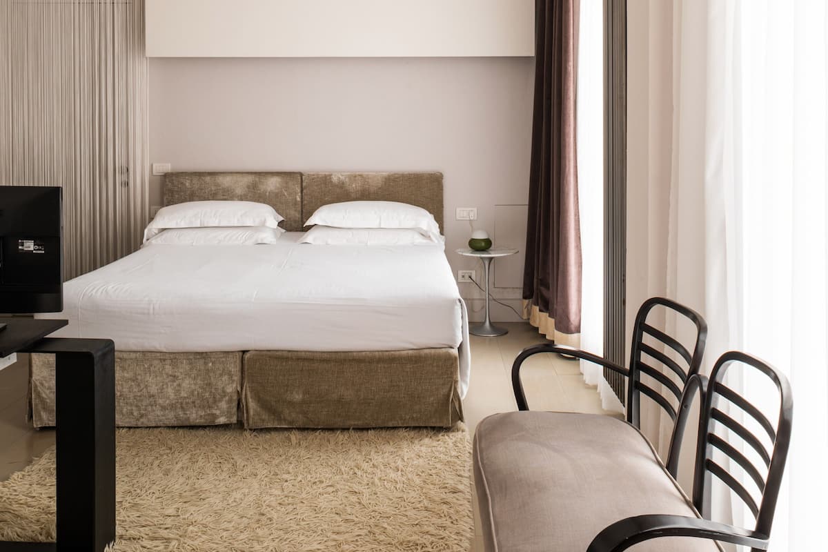 Standard Studio | Premium bedding, down duvets, in-room safe, blackout curtains