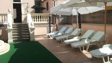 Sun deck