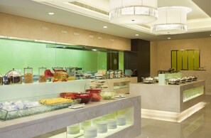 Free daily buffet breakfast
