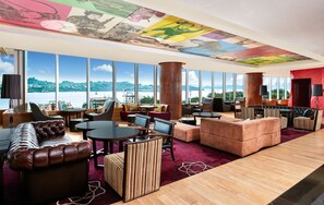 Breakfast, lunch and dinner served - Hotel Indigo Xiamen Harbour by IHG (Xiamen)