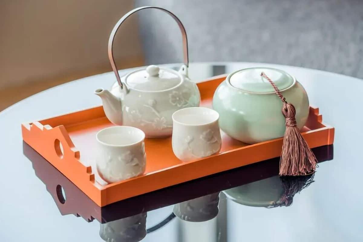 Premium Room, 1 King Bed, Balcony, Sea View | In-room safe, desk, laptop workspace, soundproofing