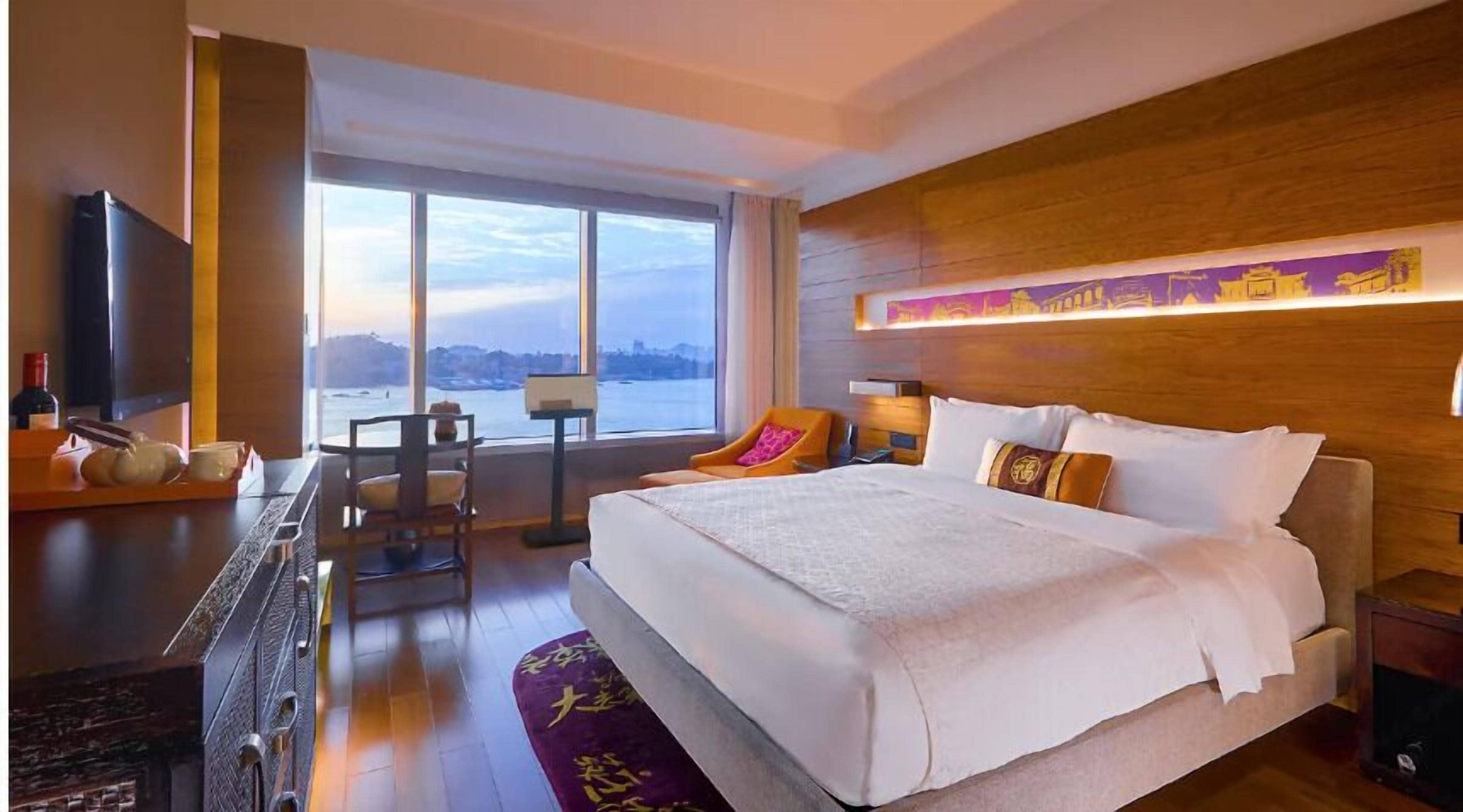 In-room safe, desk, laptop workspace, soundproofing