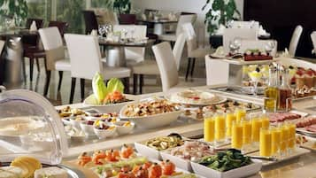 Daily continental breakfast (QAR 40 per person)