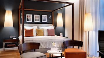 Premium bedding, in-room safe, desk, laptop workspace