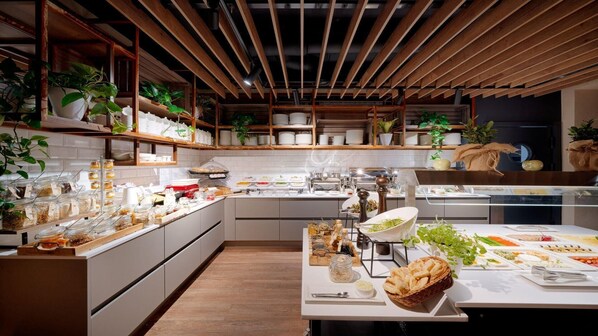 Breakfast, lunch, dinner served; Polish cuisine 