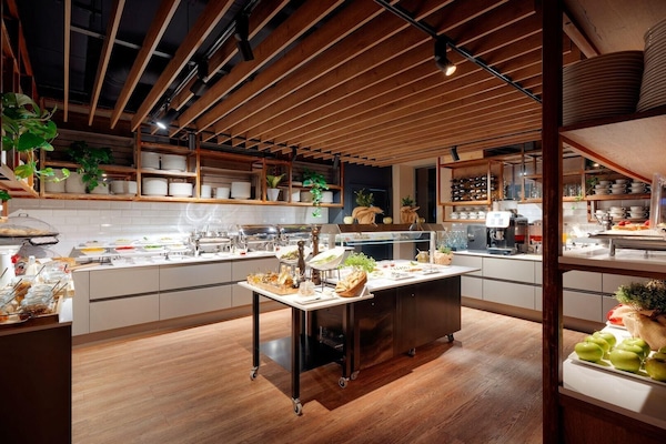 Breakfast, lunch, dinner served; Polish cuisine