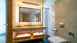 Chambre Premium, 1 très grand lit | Salle de bain