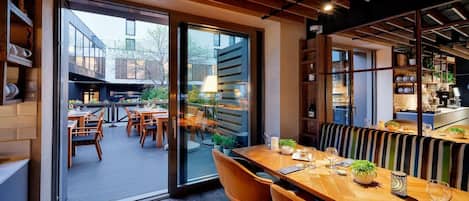 Breakfast, lunch, dinner served; Polish cuisine