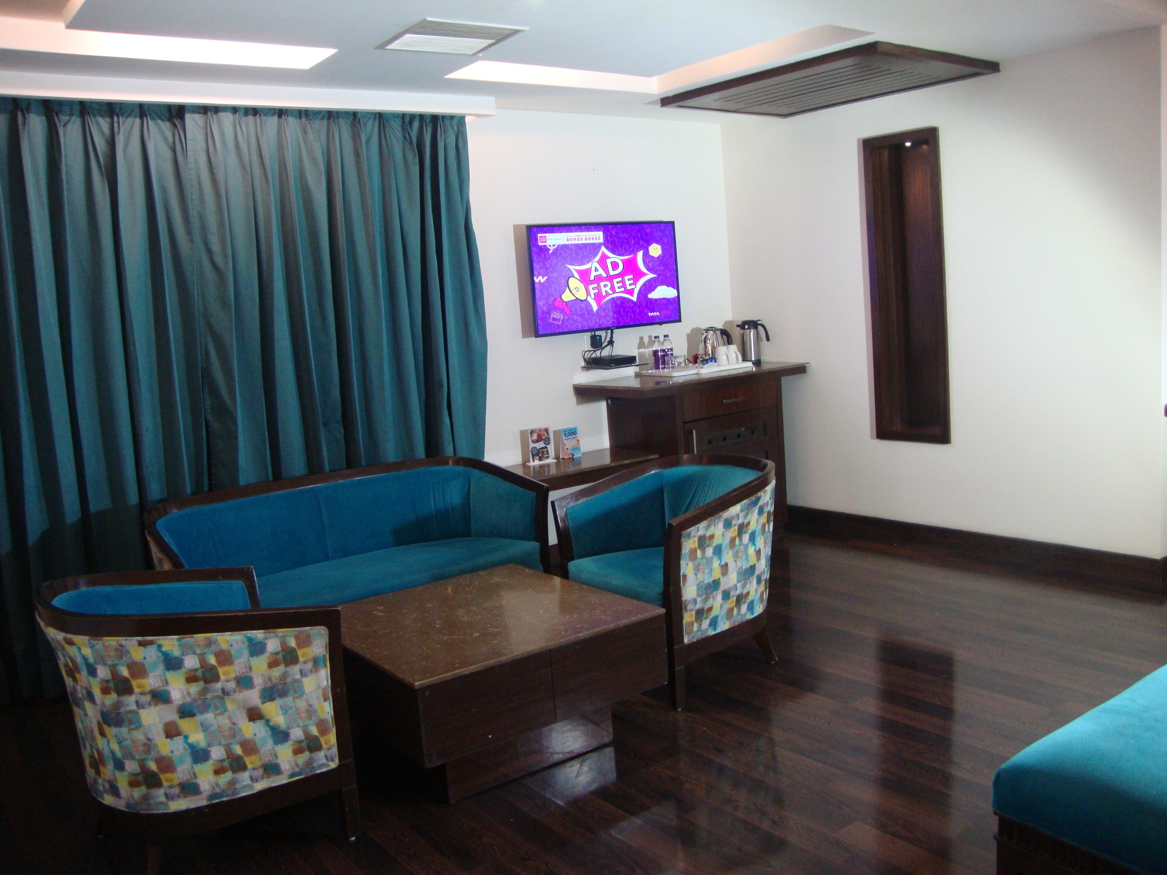 suite, 1 king bed, park view | egyptian cotton sheets, premium bedding, in-room safe, desk