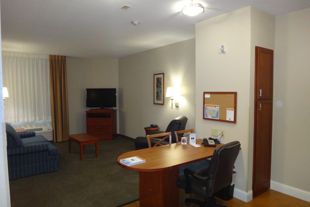 In-room safe, desk, laptop workspace, iron/ironing board