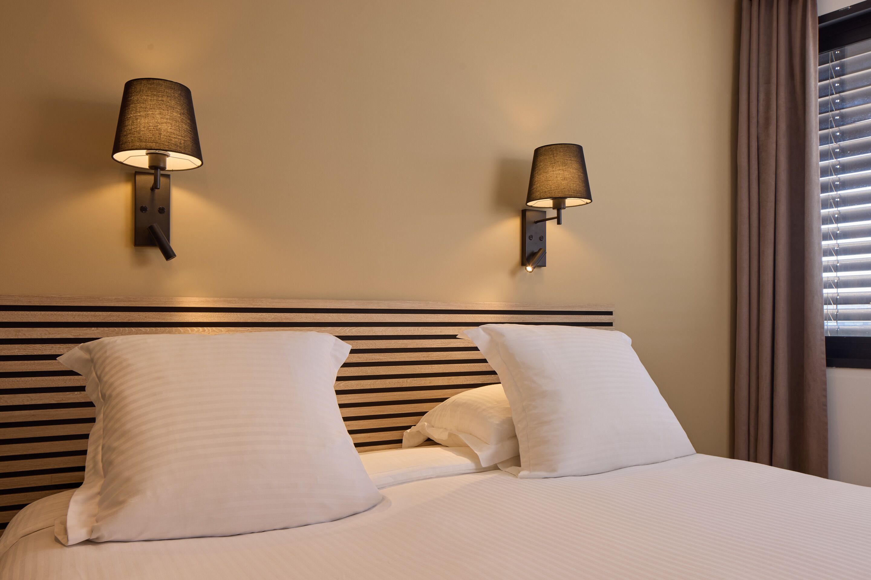 In-room safe, desk, laptop workspace, soundproofing