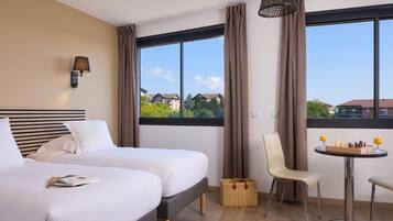 Studio Supérieur, 1 lit double (2 People) | Coffres-forts dans les chambres, bureau