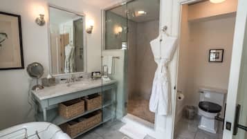Zimmer (King Deluxe with Terrace) | 1 Schlafzimmer, hochwertige Bettwaren, Zimmersafe, Bügeleisen/Bügelbrett