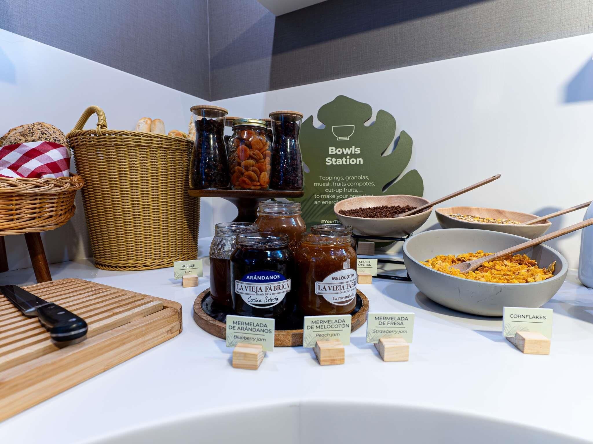 Petit déjeuner buffet servi tous les jours en supplément