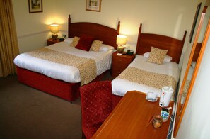 Individually decorated, individually furnished, desk, laptop workspace - Queens Head Inn (Peterborough)