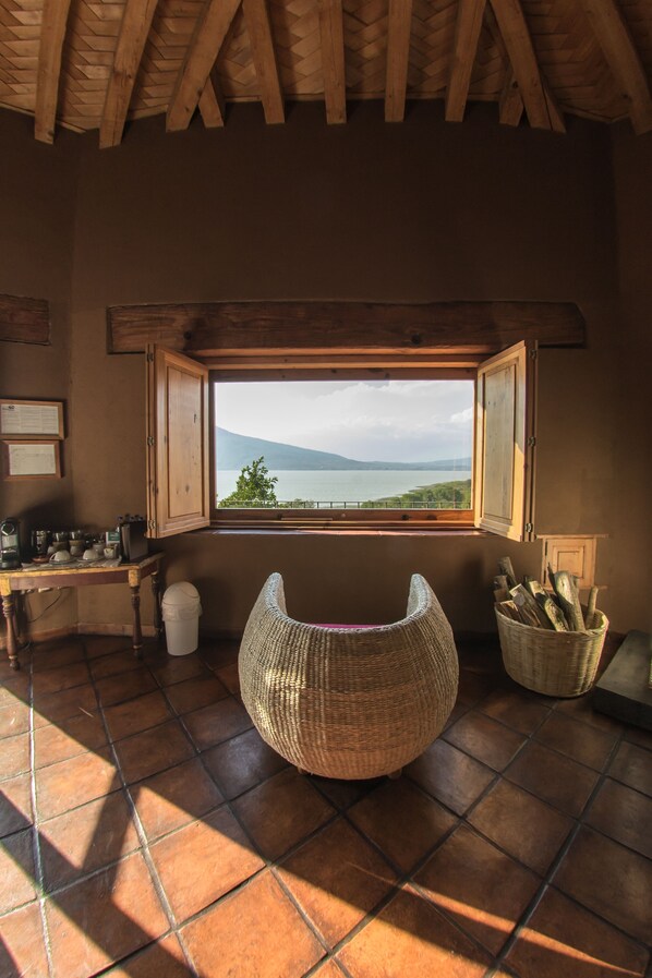 Royal Suite Ireri | Egyptian cotton sheets, premium bedding, down comforters - Hacienda Ucazanaztacua (Tzintzuntzan)