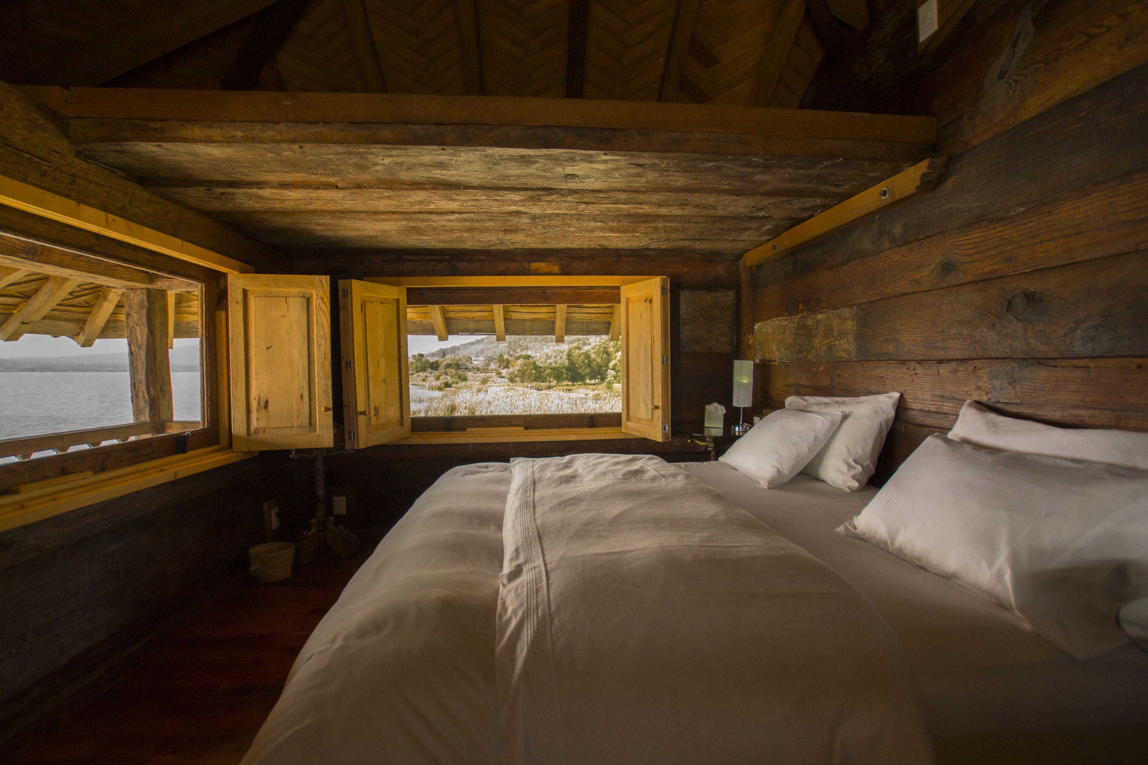 Royal Suite La Troje del Lago | Sábanas de algodón egipcio, ropa de cama de alta calidad y edredón 