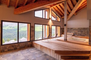 Bañera de hidromasaje interior