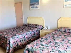 Caja de seguridad en la habitación y escritorio 