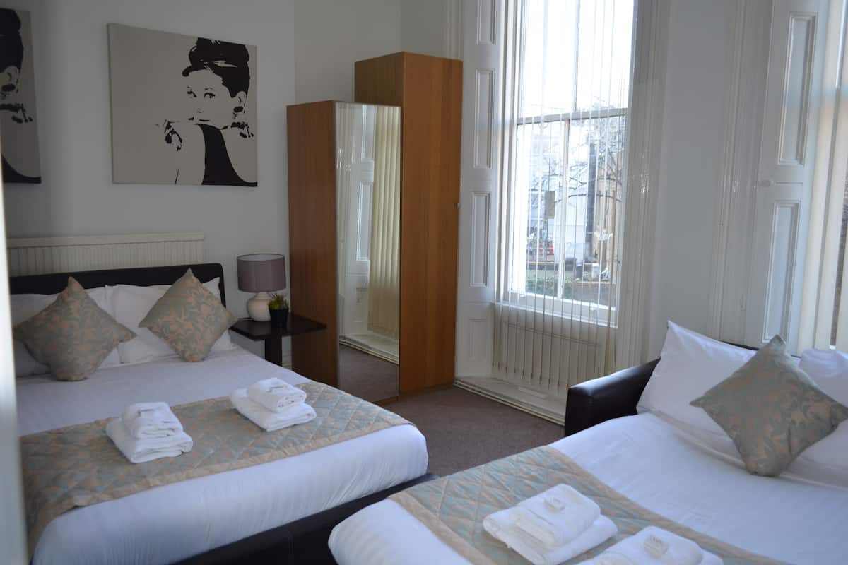 Iron/ironing board, free WiFi, bed sheets
