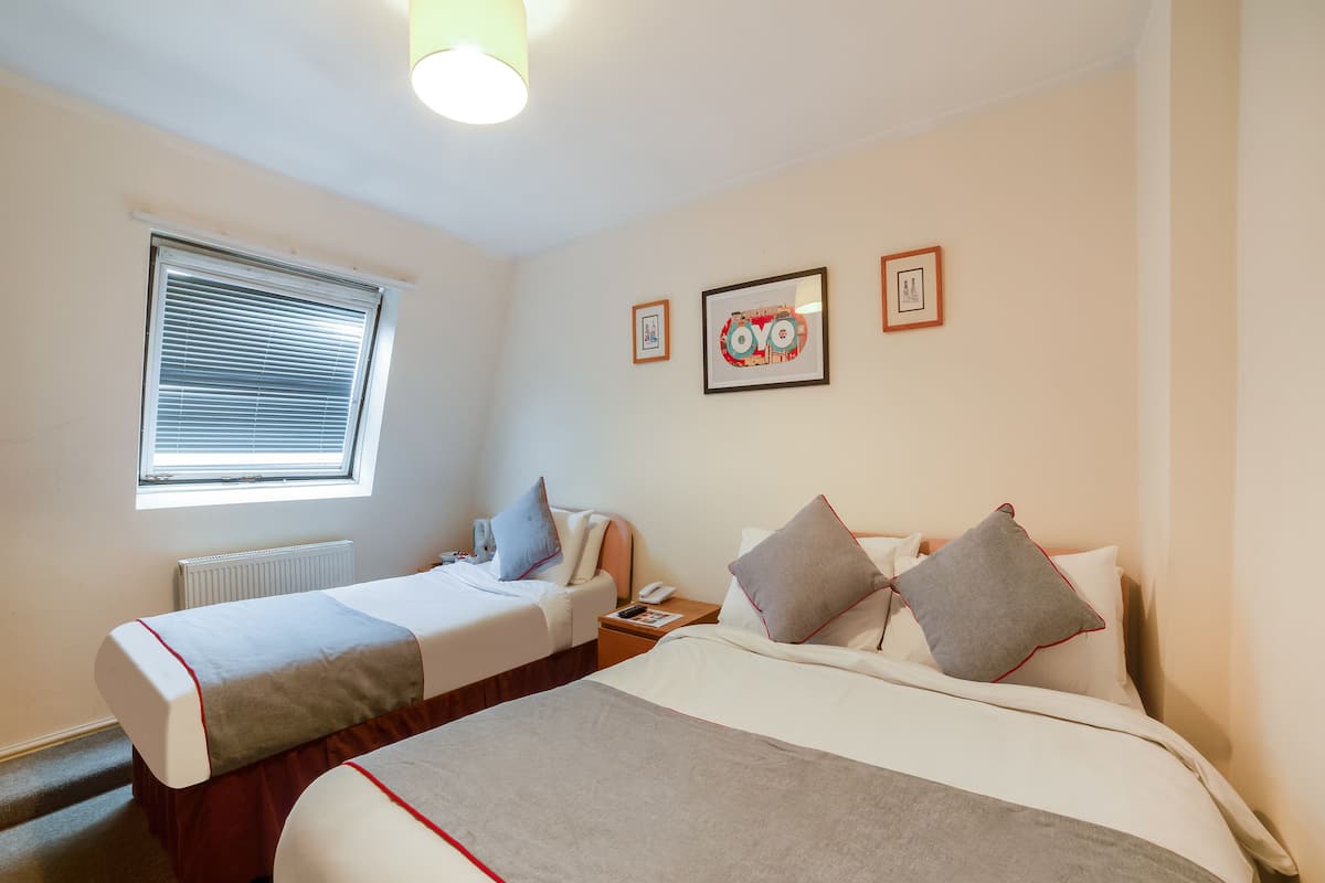 Standard Triple Room | Iron/ironing board, free WiFi, bed sheets