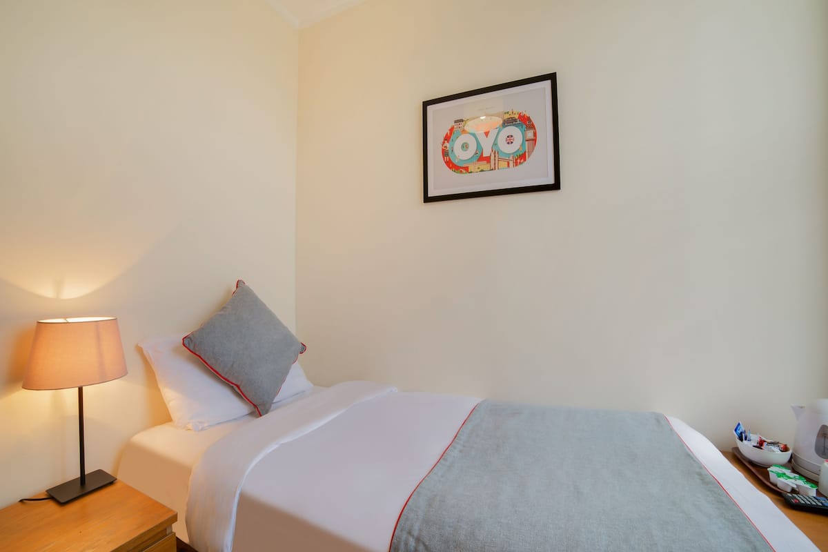 Standard Single Room | Iron/ironing board, free WiFi, bed sheets