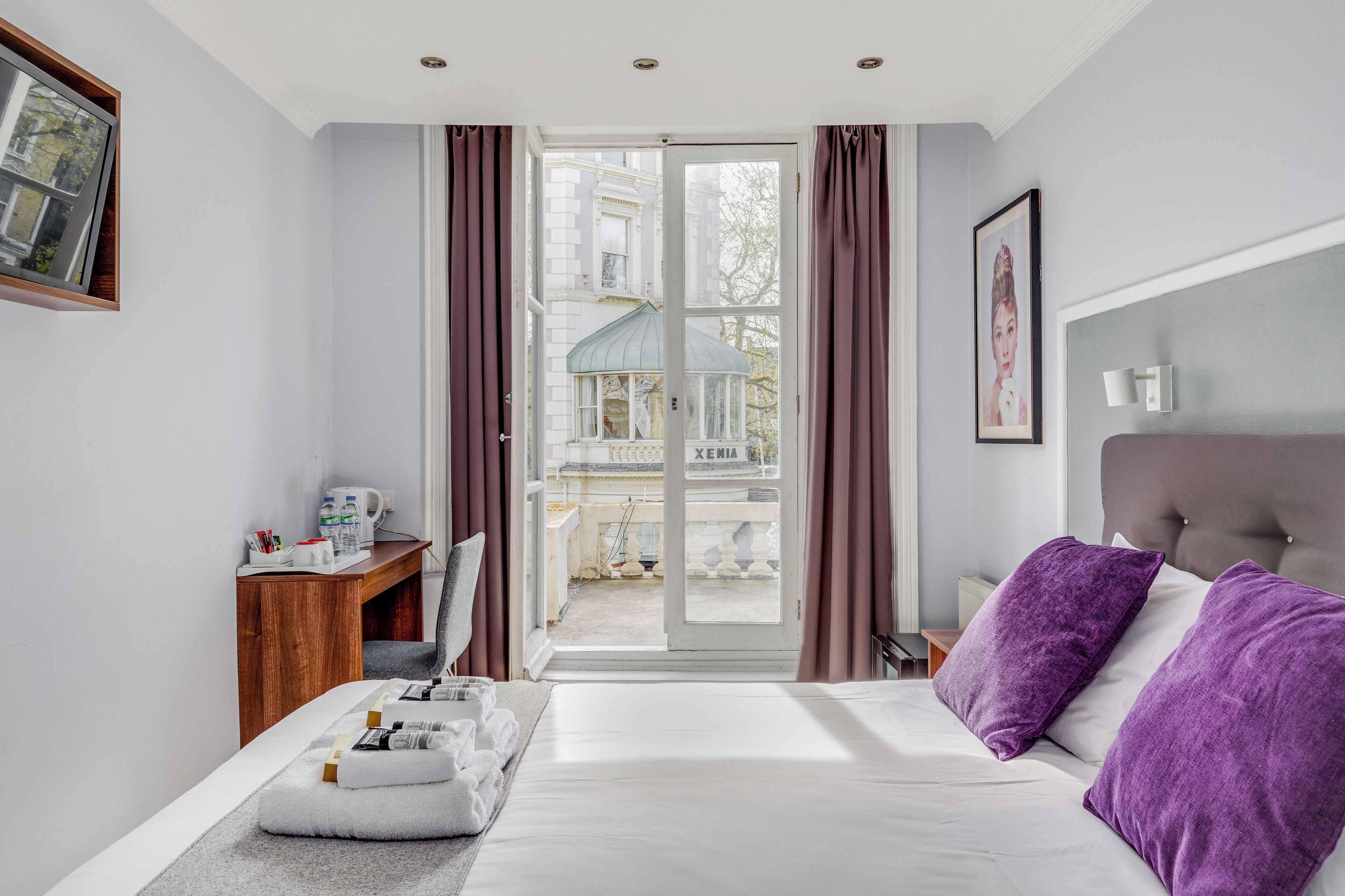 Iron/ironing board, free WiFi, bed sheets