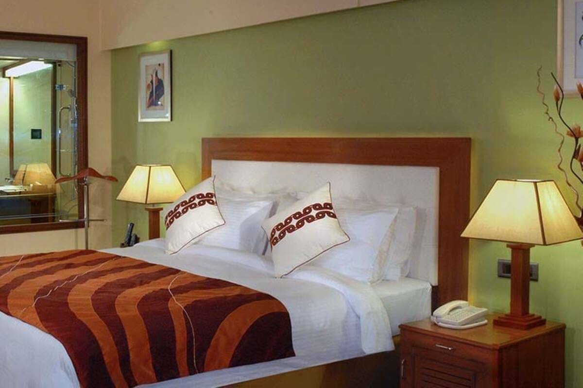 Free minibar items, in-room safe, desk, blackout curtains