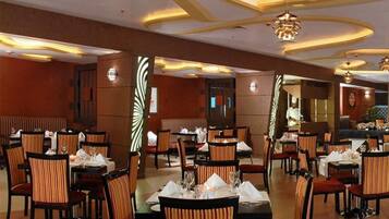 Daily buffet breakfast (INR 546 per person)
