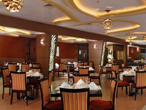 Daily buffet breakfast (INR 546 per person)