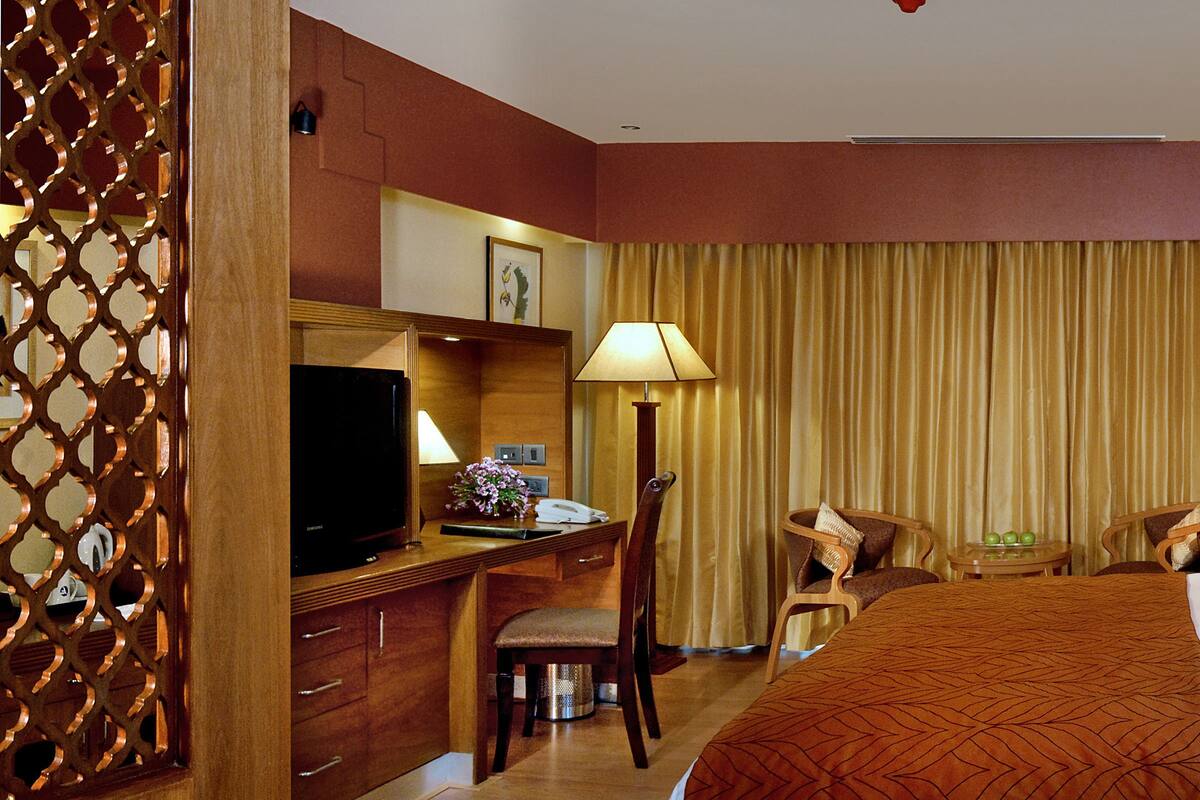 Free minibar items, in-room safe, desk, blackout curtains