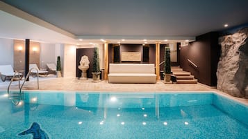 Indoor pool, pool loungers