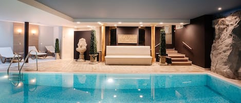 Indoor pool, pool loungers