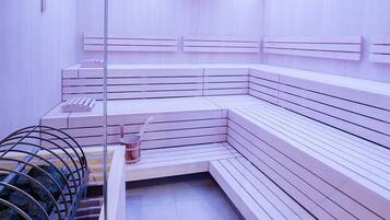 Sauna, hot tub, steam room