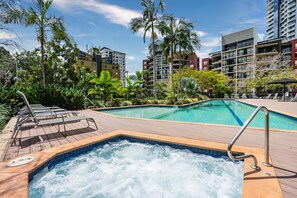 Outdoor pool, sun loungers - The Docks on Goodwin (Kangaroo Point)