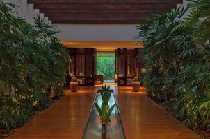 Salas de tratamiento para parejas, un sauna, baño turco