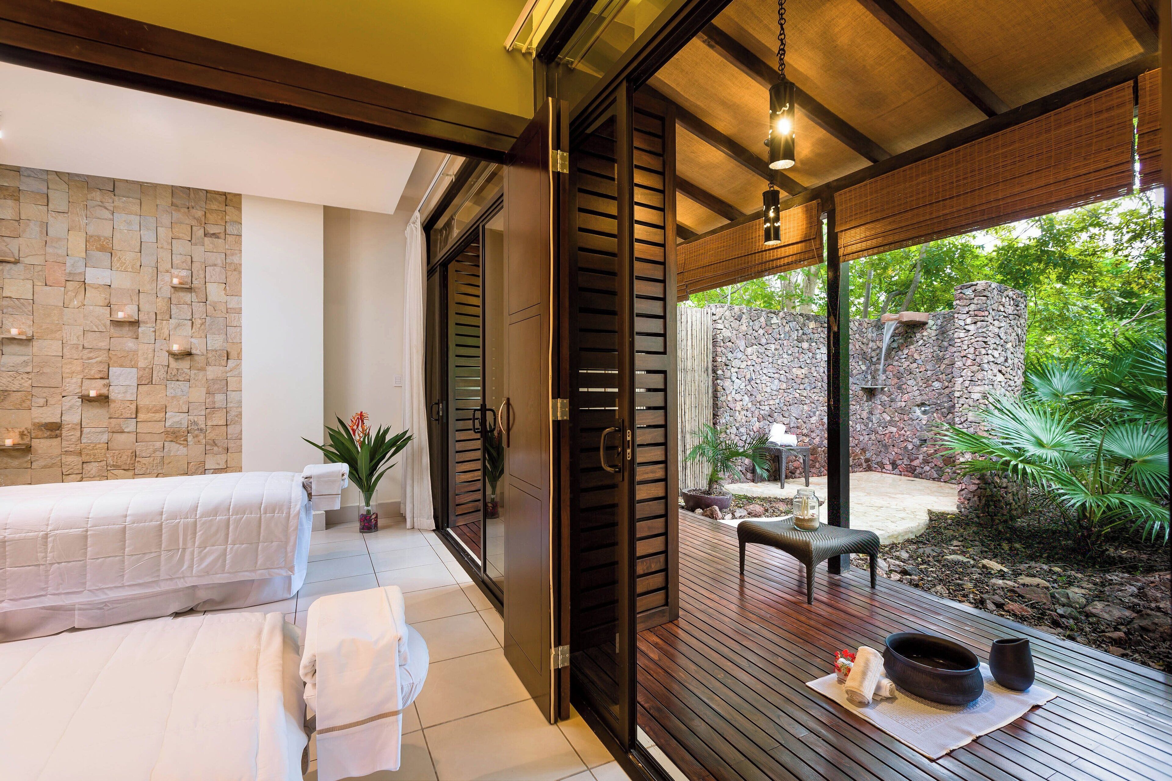 Couples treatment rooms, sauna, steam room, Turkish bath