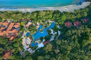 Utendørsbasseng og bassengparasoller