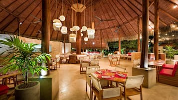 9 Restaurants, Mittagessen, Abendessen, spanische Küche